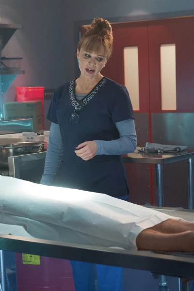 Motive. T(T4). Motive (T4): Ep.3 Paciente cero