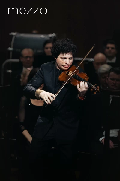 Augustin Hadelich, Czech Philharmonic, Jakub Hruša: Suk Sibelius