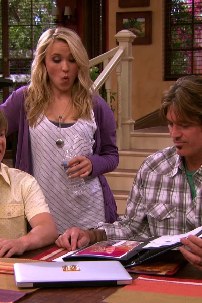 Hannah Montana Forever. T(T4). Hannah Montana... (T4): Ep.12 Soy la abuela, oíd cómo rujo