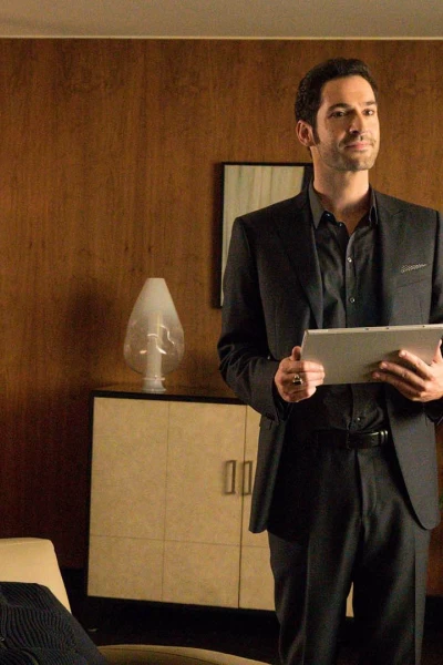 Lucifer. T(T1). Lucifer (T1): Ep.8 Eh tu, doctora!
