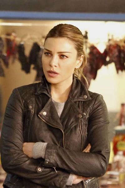 Lucifer. T(T1). Lucifer (T1): Ep.10 Papi