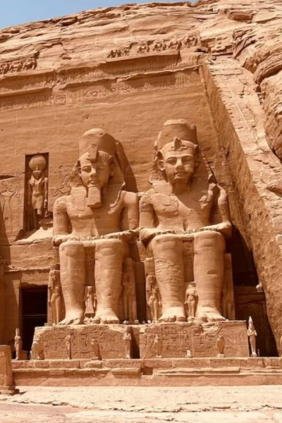 Abu Simbel: los gigantes del Nilo