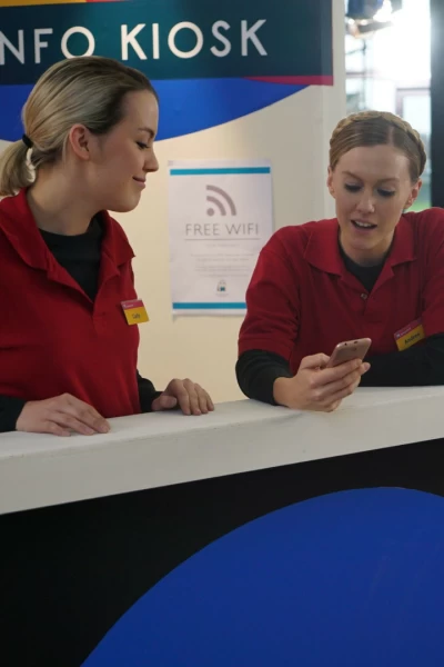 Un asesino en el trabajo. Un asesino en el...: Viviendo una mentira