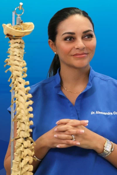 Una quiropráctica muy crack. T(T1). Una quiropráctica... (T1): Una sonrisa, la crema, bromas