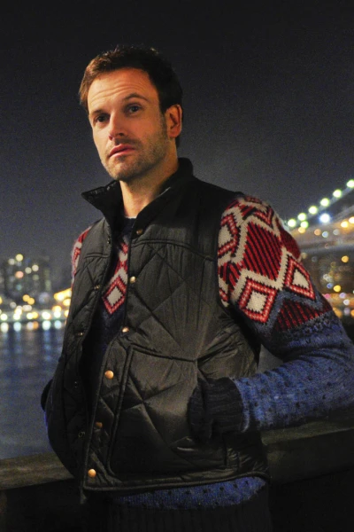 Elementary. T(T1). Elementary (T1): Ep.8 Mecha larga