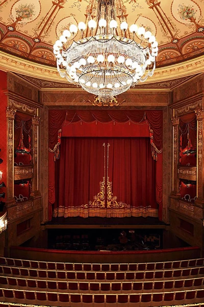 Puccini : Madama Butterfly - Opera Nacional Greca