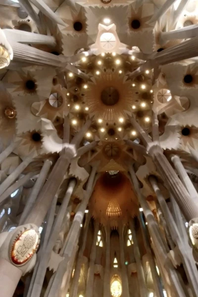 Nits Sense ficció: Sagrada família, el repte de Gaudí
