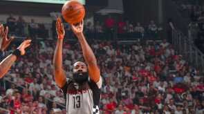 Game 4: Rockets 125-104 Spurs (2-2)