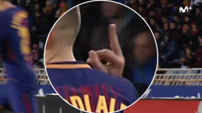 La peineta de Jordi Alba en Anoeta
