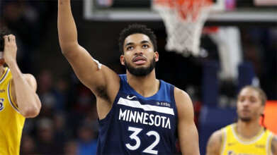 Towns domina a los Lakers